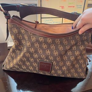 1975 Dooney and Bourke shoulder/hand bag